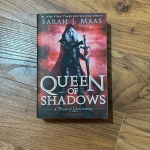 Queen of Shadows Book by Sarah J. Maas
